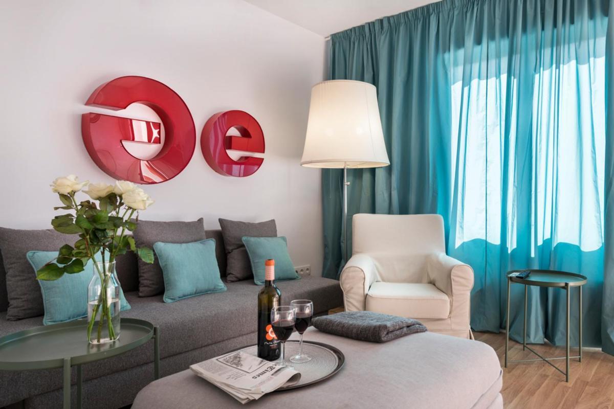 Ainb Barcelona Sants Apartments 外观 照片